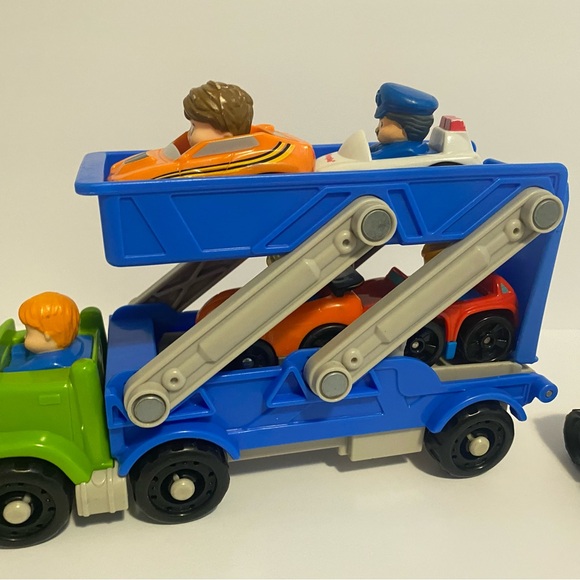 Fisher Price Little People Wheelies Ramp n Go Car Carrier Hauler with 6 Cars - Picture 5 of 10